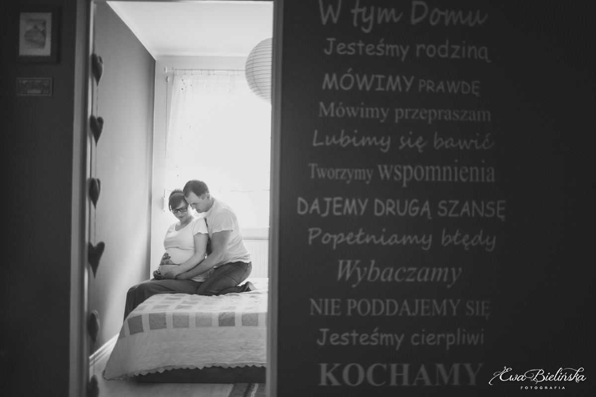 lifestylowa_sesja_ciążowa_w_domu_poznan (16)